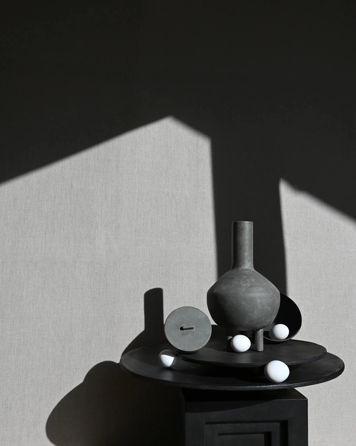 Duck Vase Fat Dark Grey