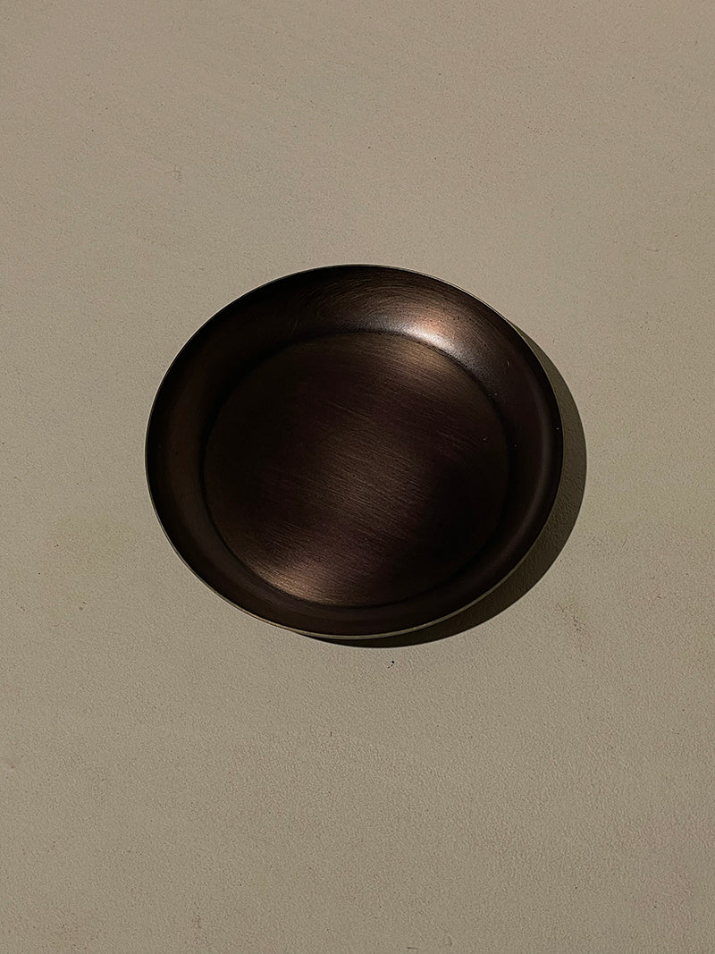 Candleplate Iron-black brass ⌀13,5