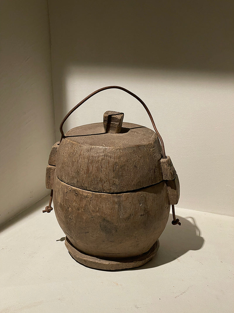 Round food container