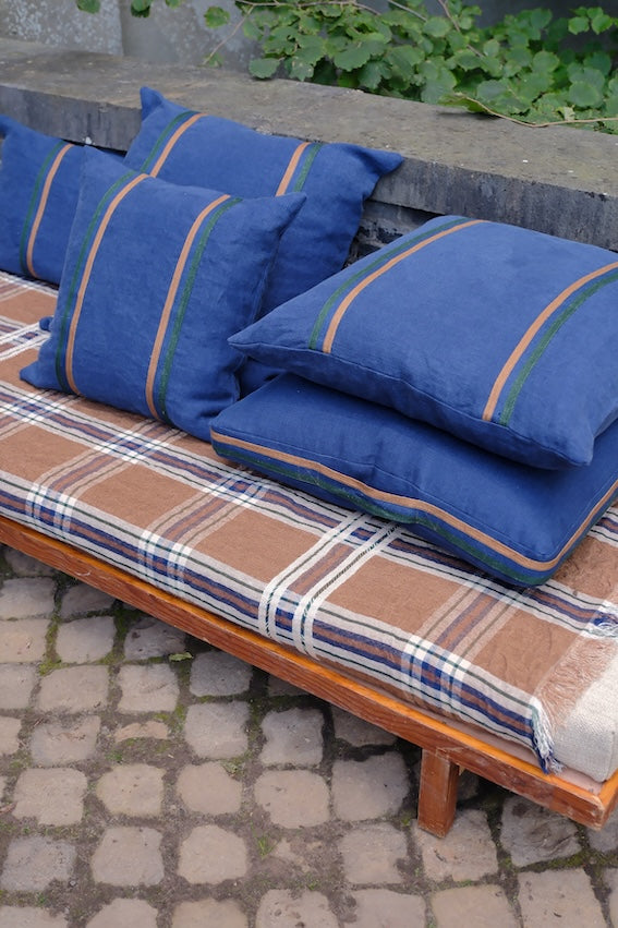 Max Pillow cover